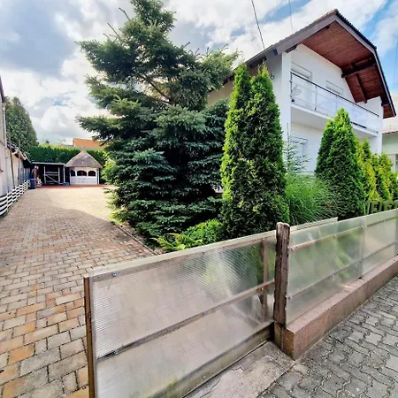 Kiwi Apartmanhaz Daire