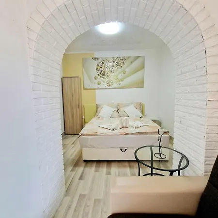 Kiwi Apartmanhaz Daire