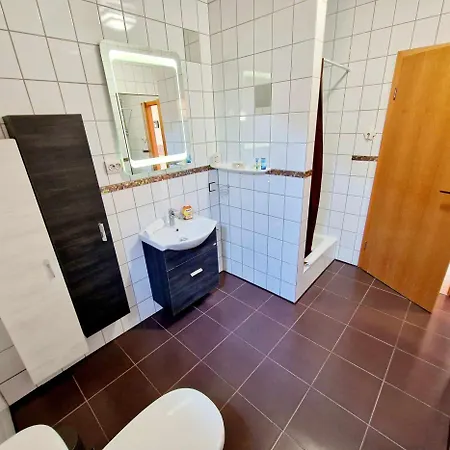 Kiwi Apartmanhaz Heviz