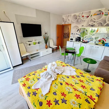 Kiwi Apartmanhaz Daire Hévíz