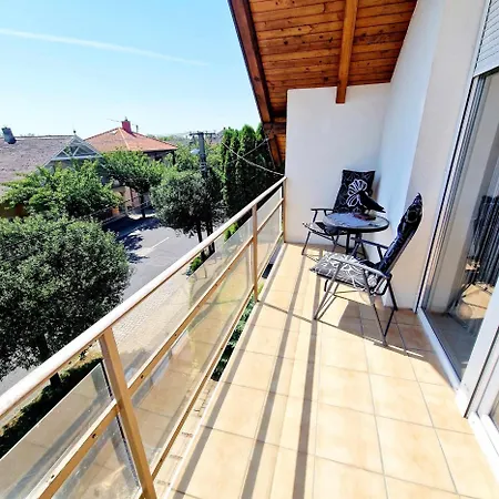 Apartment Kiwi Apartmanhaz Heviz