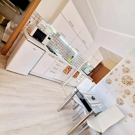 Kiwi Apartmanhaz * Heviz