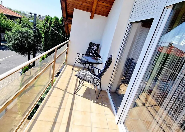 Kiwi Apartmanhaz *